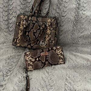 Michael Kors Purse with matching wristlet wallet